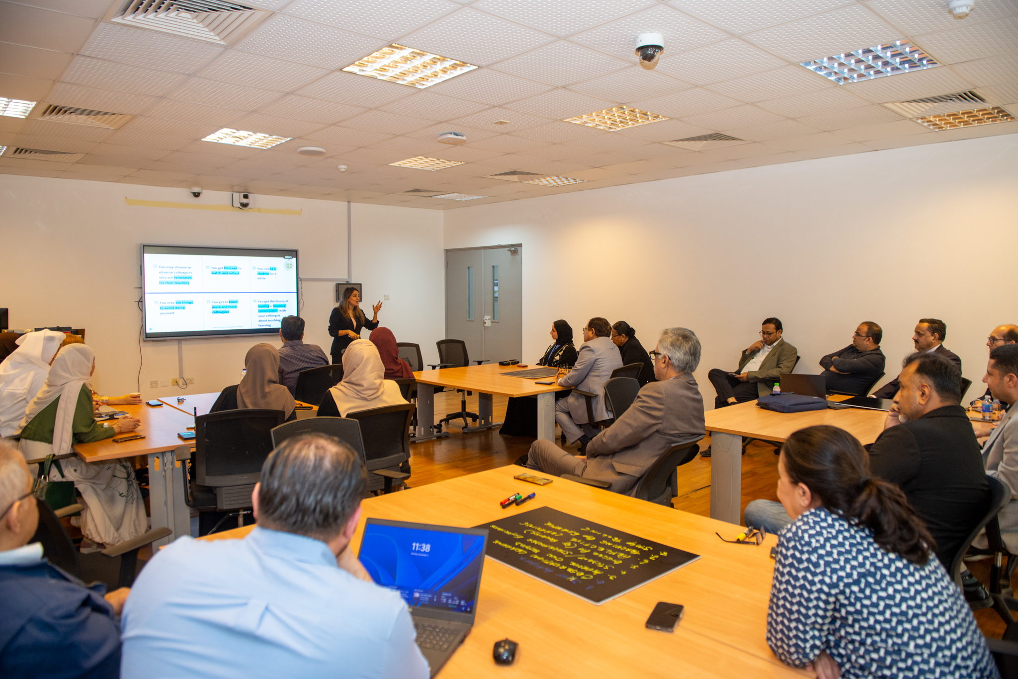 جامعة البحرين تؤكد أهمية ملاحظة الأقران في عملية التدريس