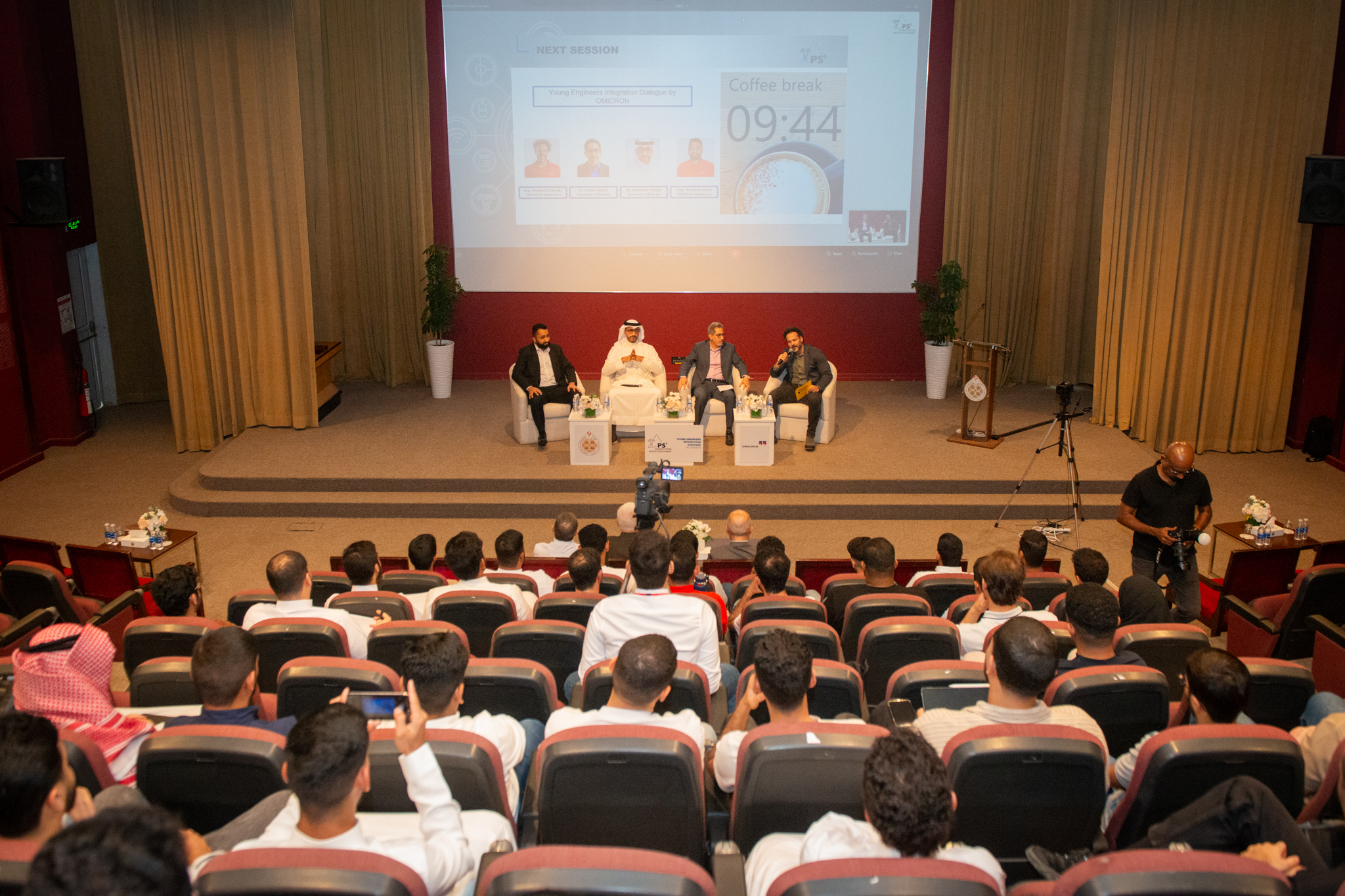  طلبة الهندسة بجامعة البحرين يتعرفون اتجاهات ومستقبل عمل المهندسين في القطاع الخاص